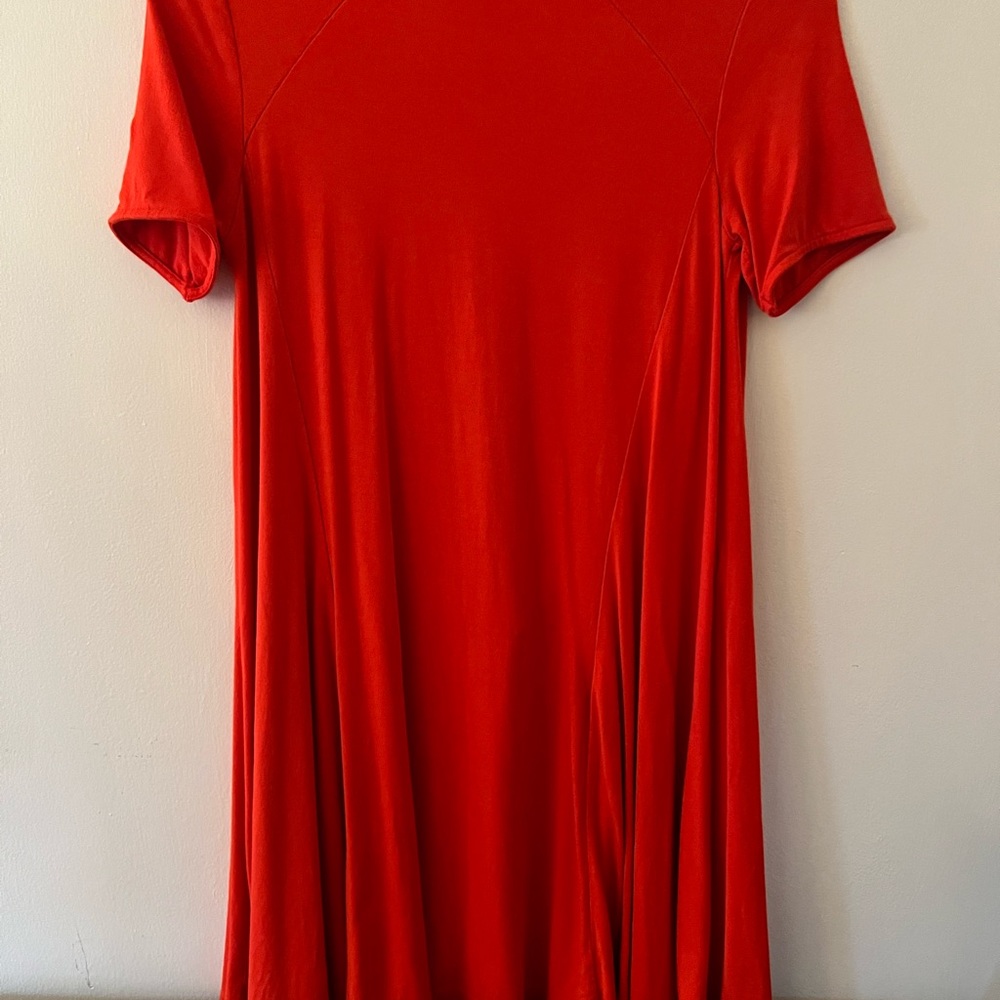 Casual red swing dress. - Picture 1 of 3